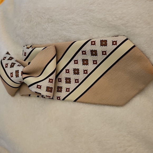 Vtg PRINCE BELLINI MCM Tan Striped Floral Clip-on Tie - Picture 2 of 7